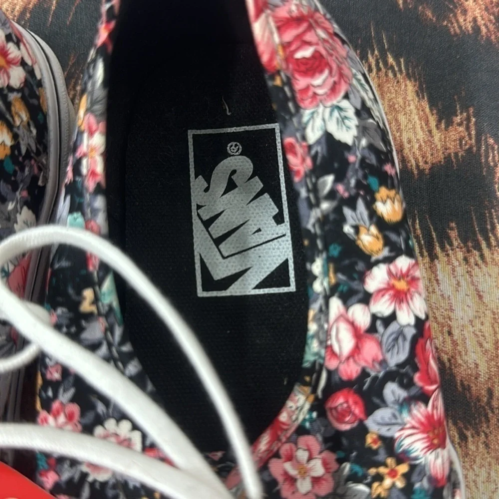 Vans brand  new - Picture 3 of 6